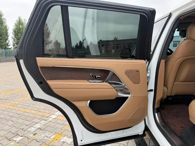 Land Rover Range Rover — Фото автомобиля 10
