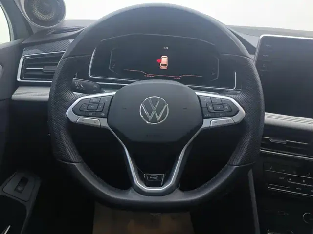 Volkswagen Tiguan L — Фото автомобиля 15