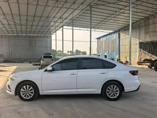 Volkswagen Lavida — Фото автомобиля 6