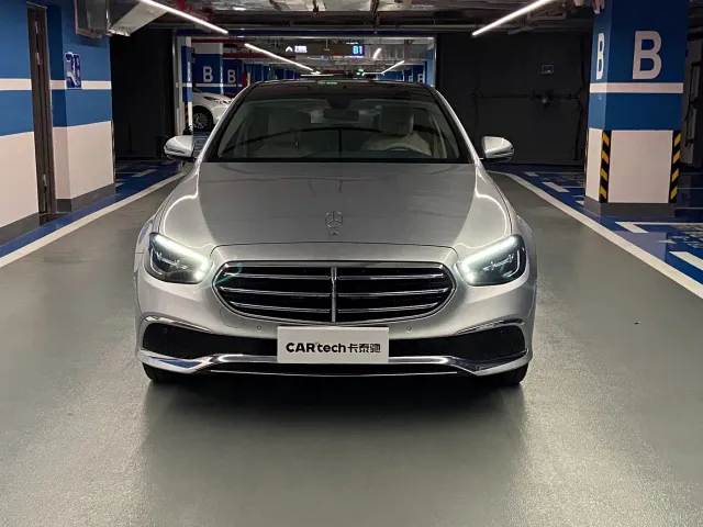 Mercedes-Benz E-Class — Фото автомобиля 2
