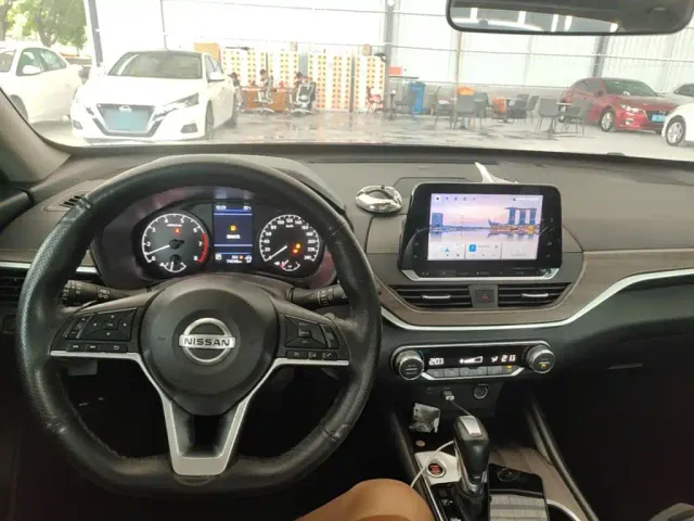 Nissan Teana — Фото автомобиля 9