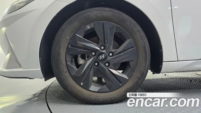Hyundai Avante — Фото автомобиля 5