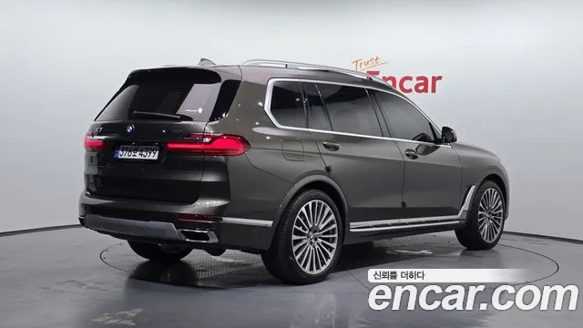 BMW X7 — Фото автомобиля 2