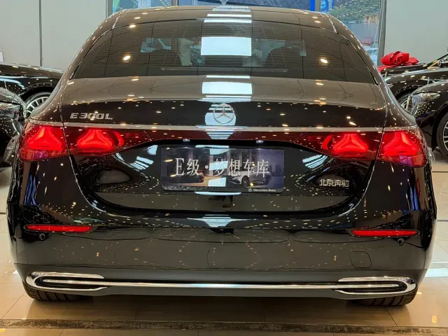 Mercedes-Benz E-Class — Фото автомобиля 16
