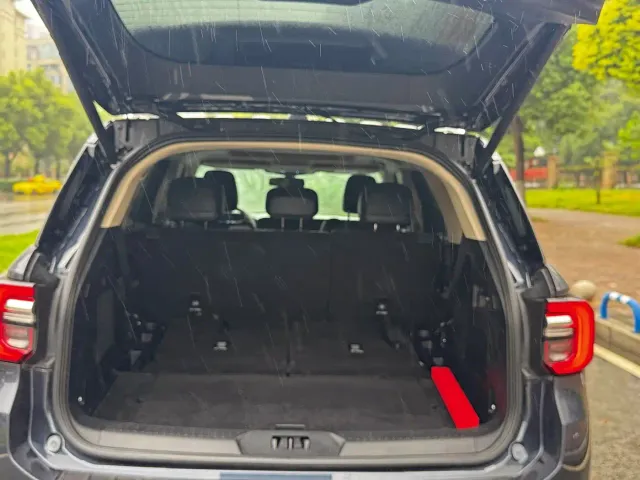 Ford Explorer — Фото автомобиля 11