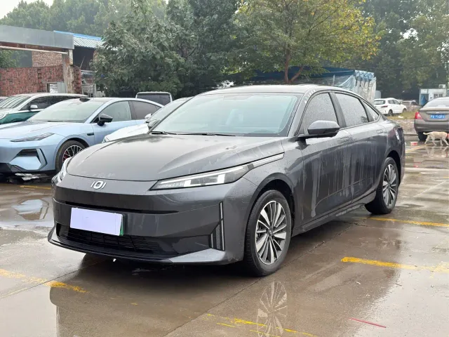 Фотография автомобиля — Changan Qiyuan A05