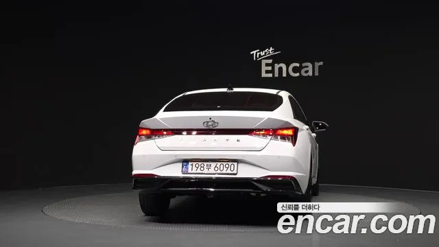 Hyundai Avante CN7 — Фото автомобиля 4