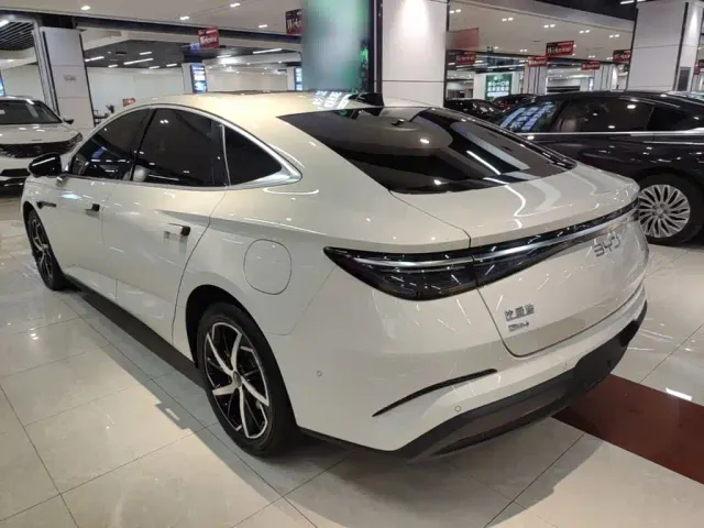 BYD Seal 07 DM-i — Фото автомобиля 4