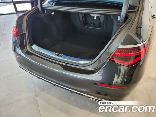 Mercedes-Benz S-Class — Фото автомобиля 10