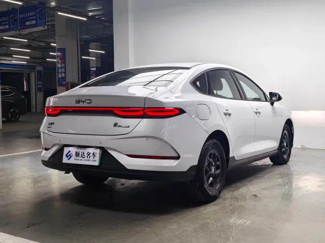 BYD Qin PLUS — Фото автомобиля 11