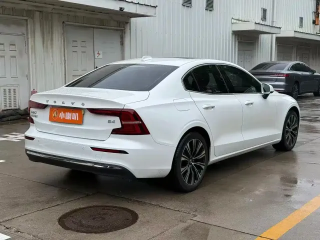 Volvo S60 — Фото автомобиля 11