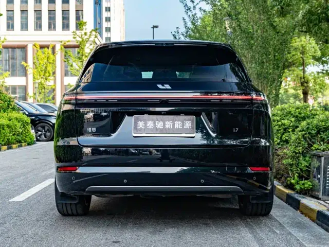 Li Auto L7 — Фото автомобиля 15