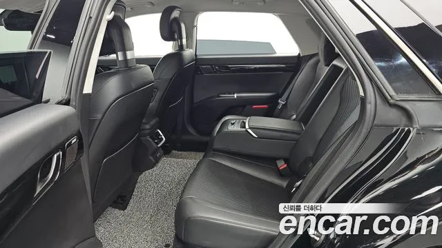 Hyundai Grandeur GN7 — Фото автомобиля 16