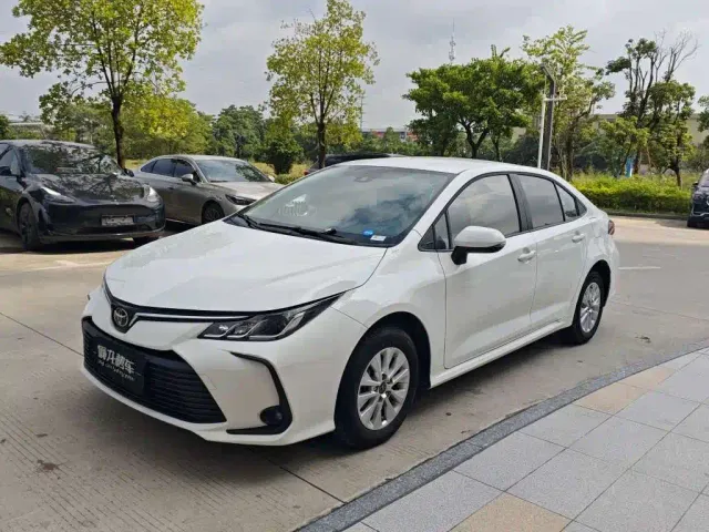 Фотография автомобиля — Toyota Corolla
