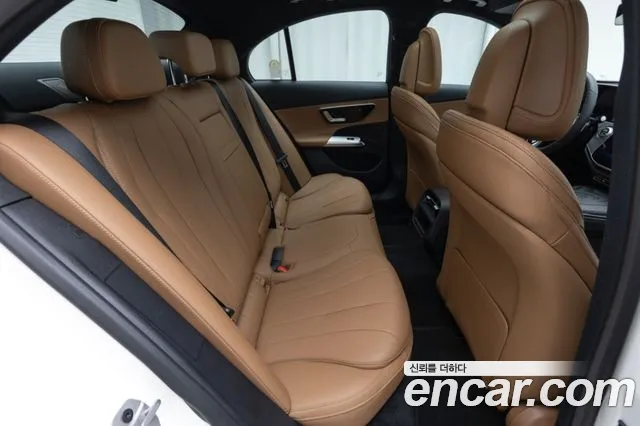 Mercedes-Benz E-Class — Фото автомобиля 13