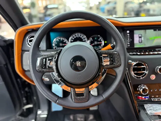 Rolls-Royce Cullinan — Фото автомобиля 13