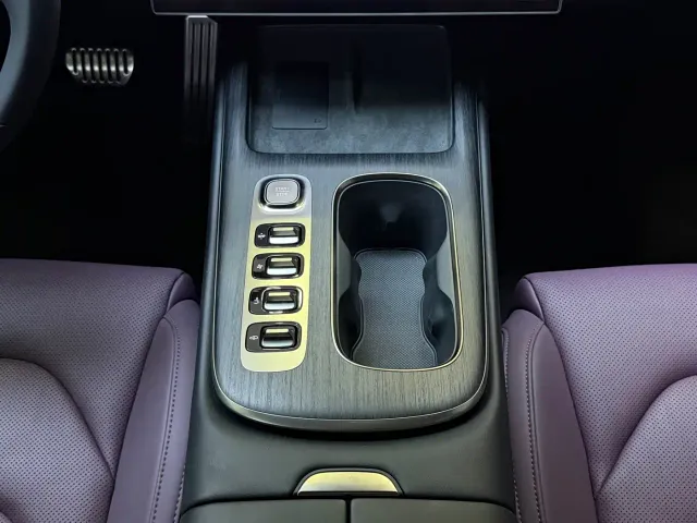 Xiaomi SU7 — Фото автомобиля 16