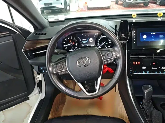 Toyota Avalon — Фото автомобиля 10