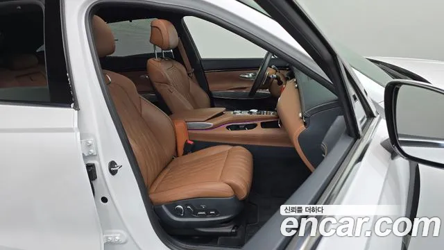 Genesis GV70 — Фото автомобиля 16