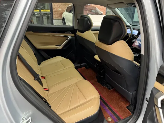 Geely Boyue L — Фото автомобиля 18
