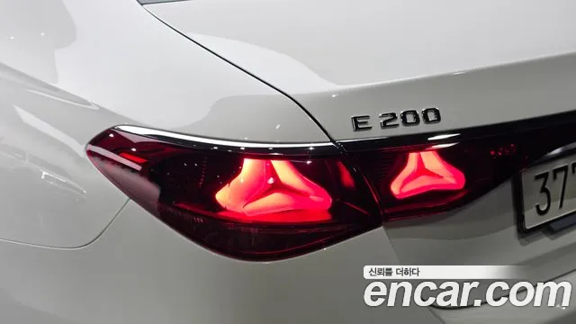 Mercedes-Benz E-Class W214 — Фото автомобиля 8