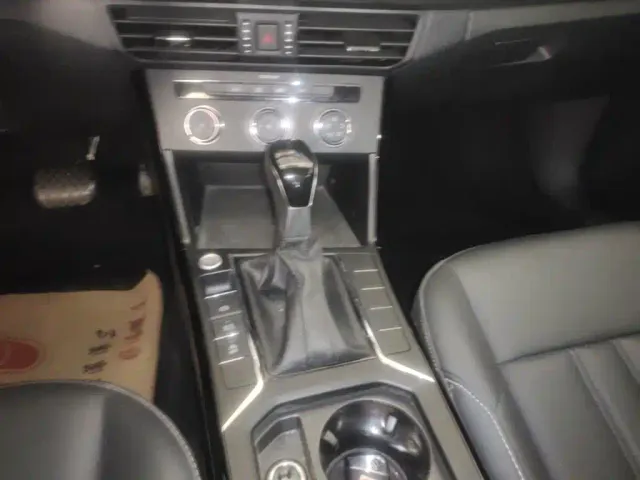 Volkswagen Passat — Фото автомобиля 13