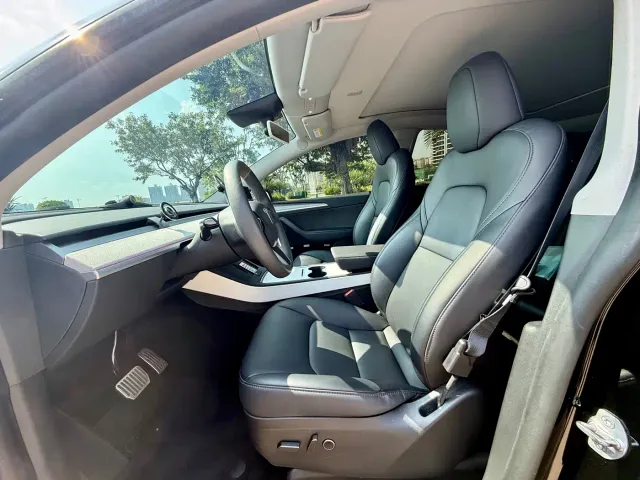 Tesla Model Y — Фото автомобиля 7