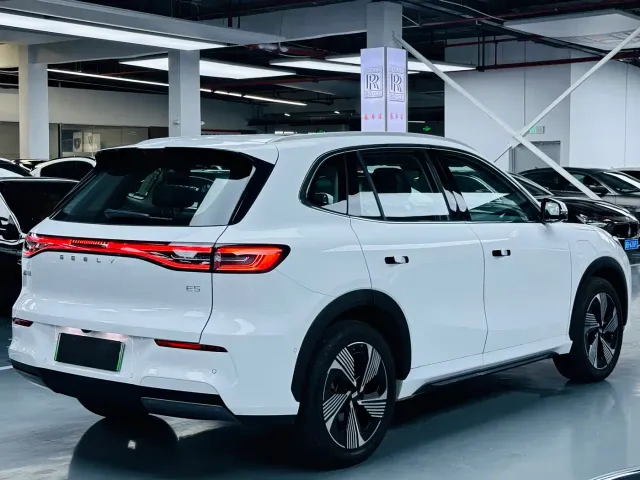 Geely Galaxy E5 — Фото автомобиля 15