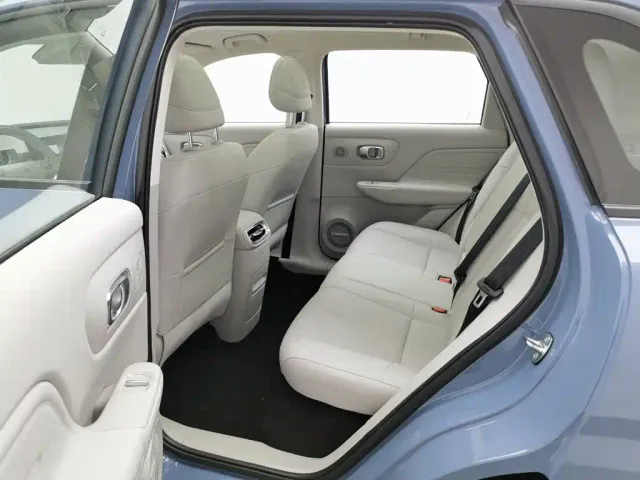 Leapmotor B10 — Фото автомобиля 15