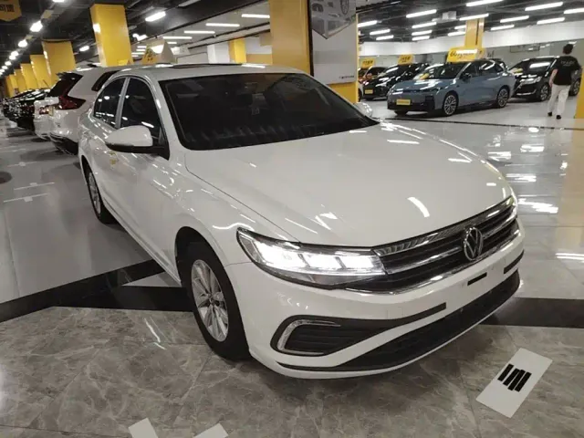 Volkswagen Bora — Фото автомобиля 3