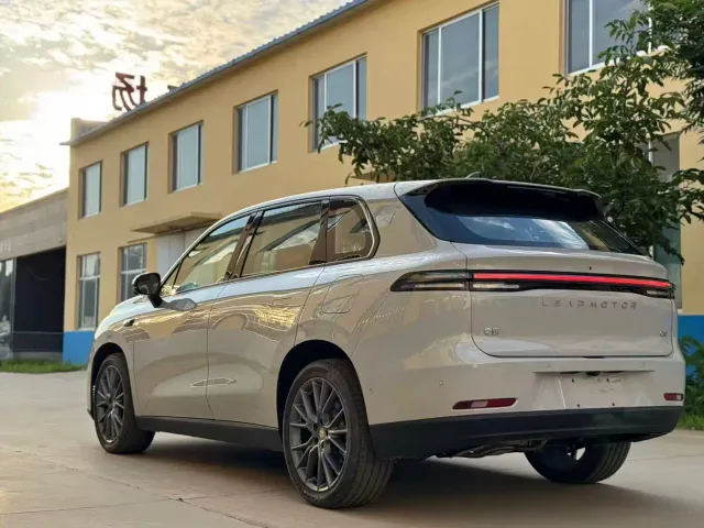 Leapmotor C10 — Фото автомобиля 9