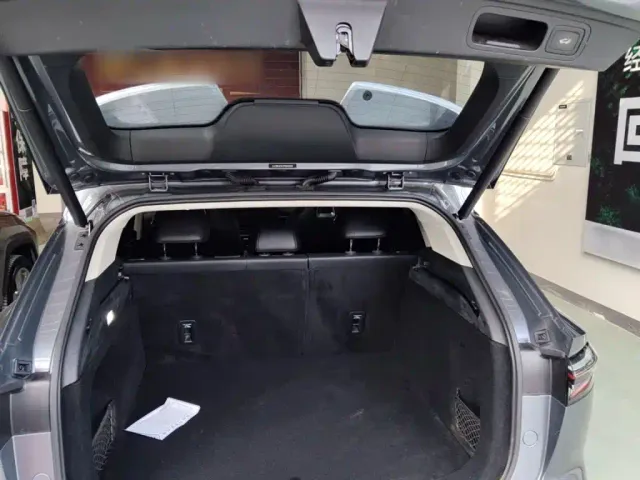Roewe RX5 — Фото автомобиля 14