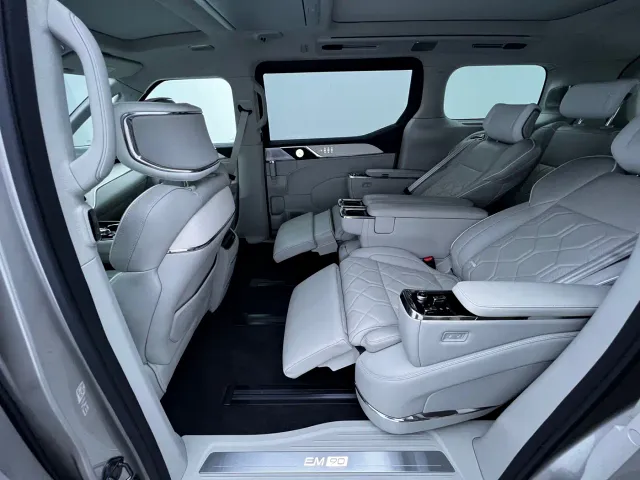 Volvo EM90 — Фото автомобиля 29