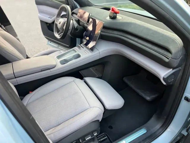 Nio EC6 — Фото автомобиля 10