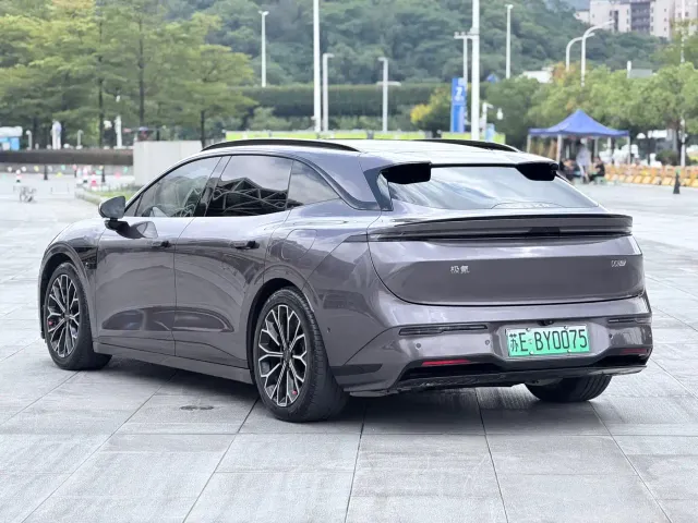 Zeekr 007 GT — Фото автомобиля 6