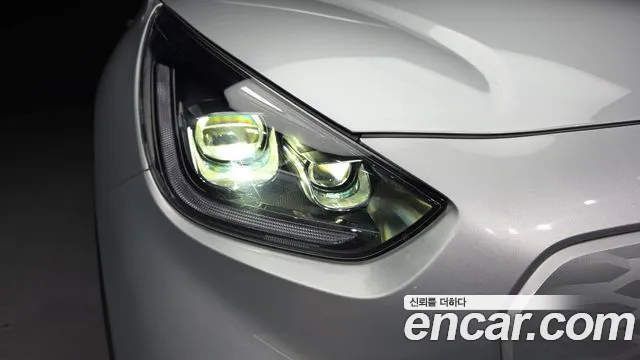 Kia Niro — Фото автомобиля 22