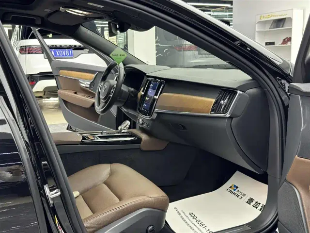 Volvo S90 — Фото автомобиля 8