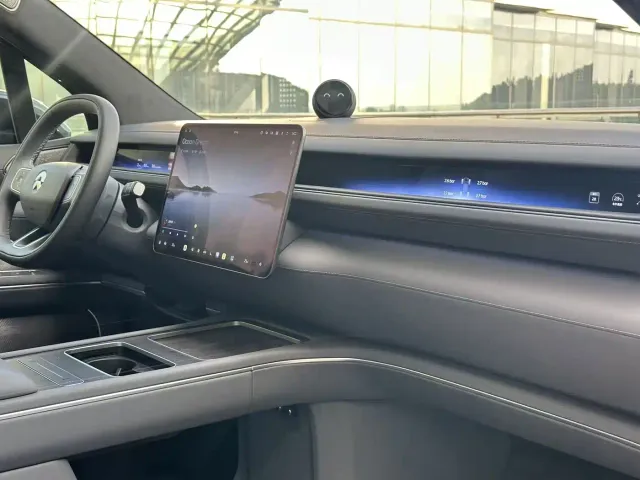 Nio ES8 — Фото автомобиля 11