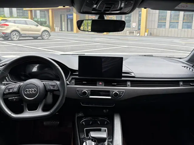 Audi A4L — Фото автомобиля 5