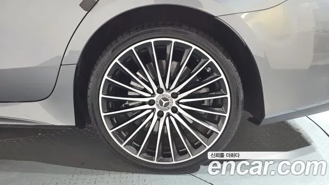 Mercedes-Benz CLS-Class — Фото автомобиля 20