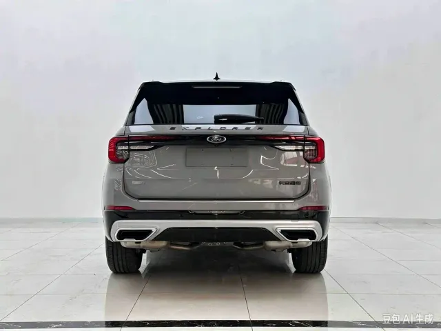 Ford Explorer — Фото автомобиля 5