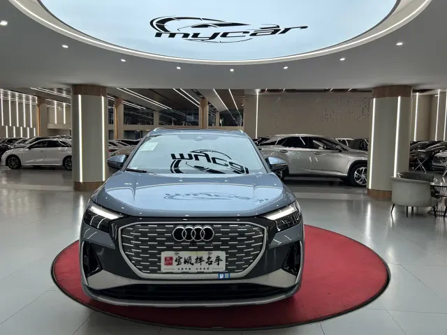 Audi Q4 e-tron — Фото автомобиля 2