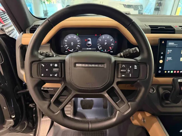 Land Rover Defender — Фото автомобиля 8