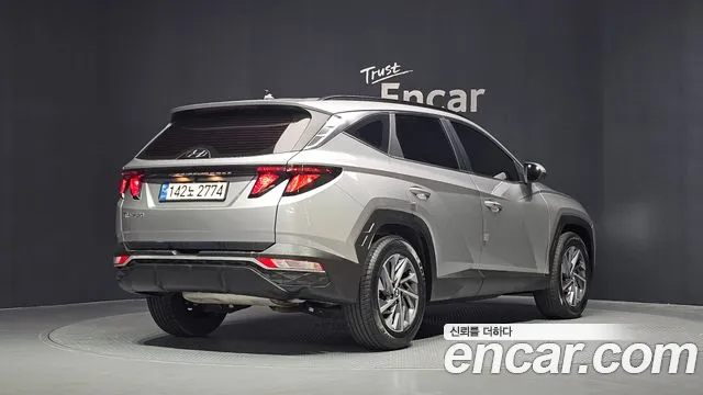 Hyundai Tucson Tucson (NX4) Бензин 1.6 турбо 2WD — Фото автомобиля 2