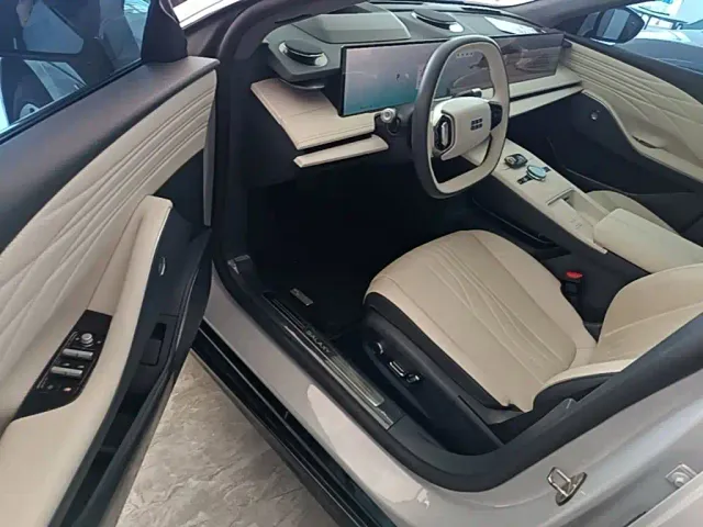 Geely Galaxy E8 — Фото автомобиля 15