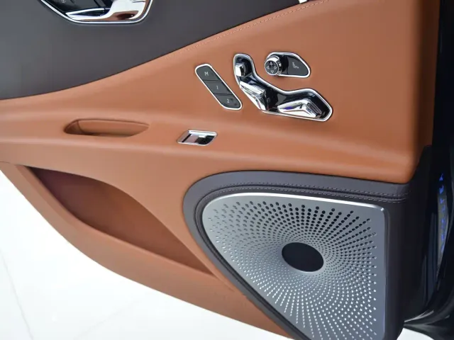 Bentley Flying Spur — Фото автомобиля 15