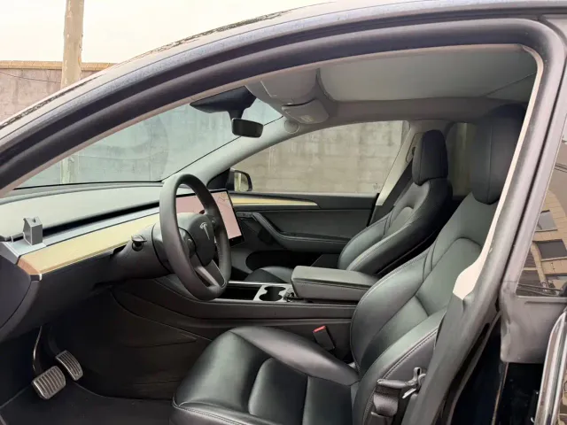 Tesla Model Y — Фото автомобиля 4