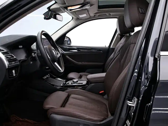 BMW iX3 — Фото автомобиля 13