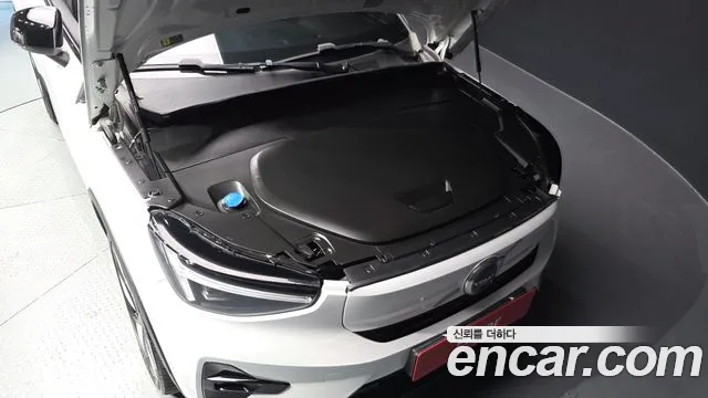 Volvo C40 Recharge — Фото автомобиля 9