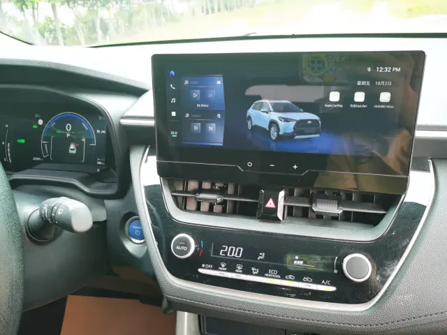 Toyota Corolla Cross — Фото автомобиля 10
